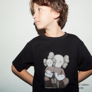 UNIQLO Kaws Ut Graphic T-Shirt Svarte | 06XIYZOHW