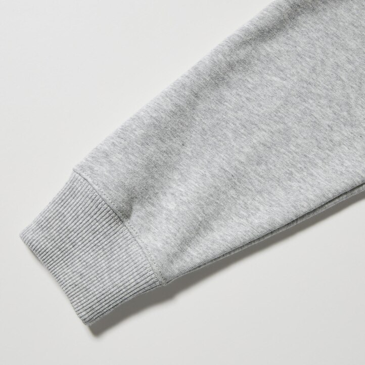 UNIQLO Ultra Stretch Graphic Sweatshirt Gray | 01YHWGZDR