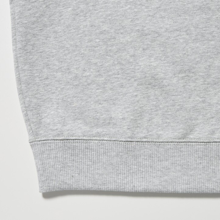 UNIQLO Ultra Stretch Graphic Sweatshirt Gray | 01YHWGZDR